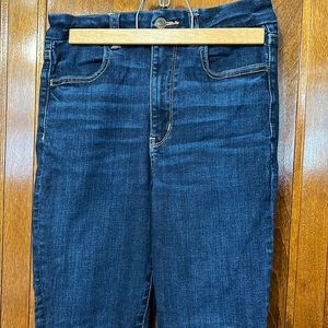 American Eagle Super High Rise Curvy jeans